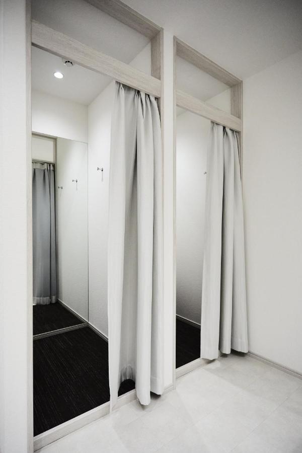Hotel The Rock Osaka Bagian luar foto