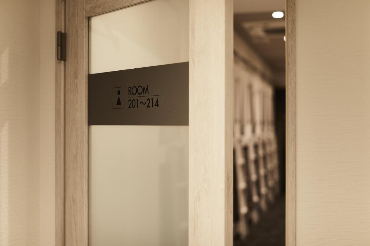 Hotel The Rock Osaka Bagian luar foto